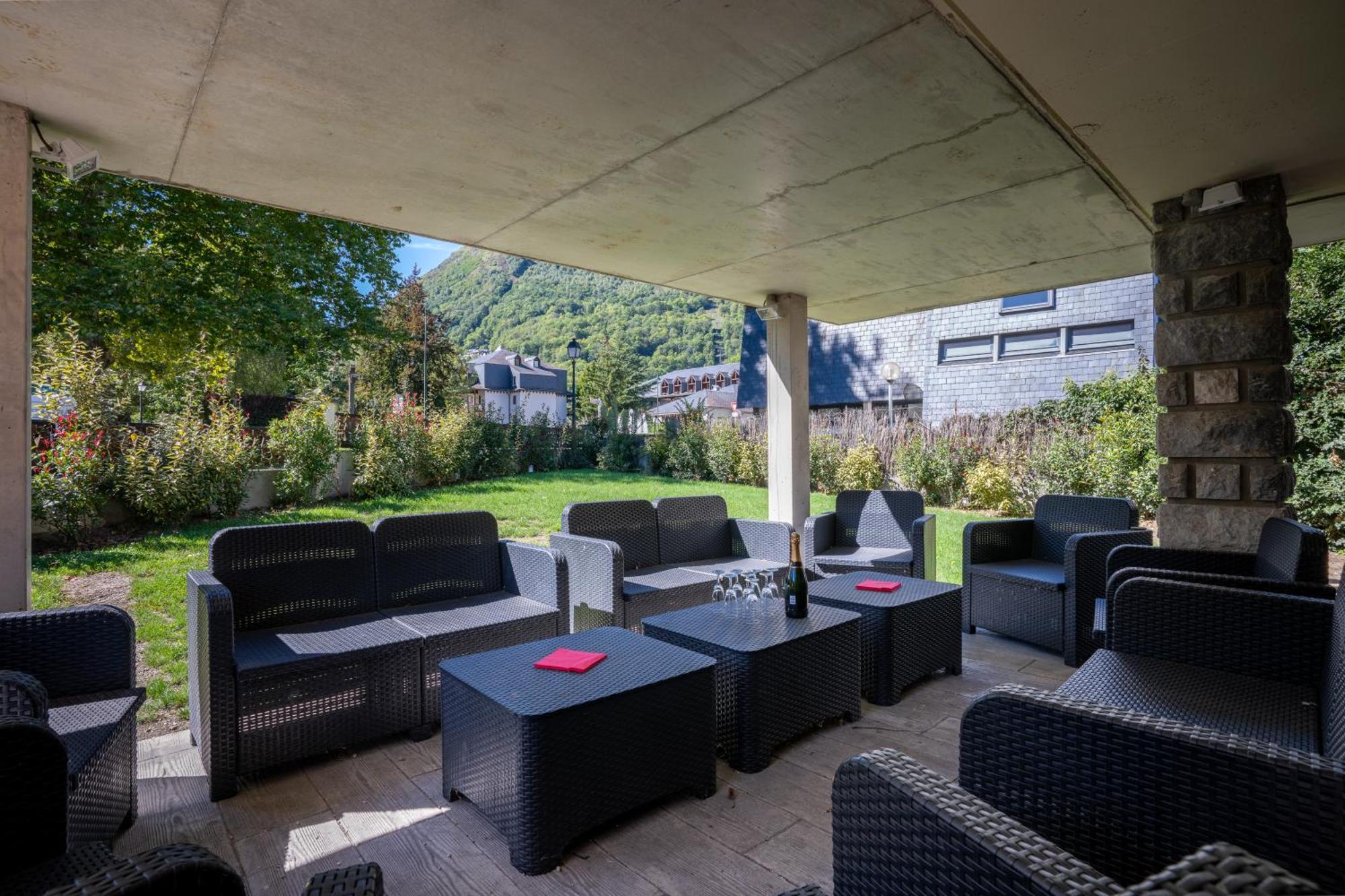 Grand Chalet St-Lary Centre 13 A 15 Pers Saint-Lary-Soulan Eksteriør bilde